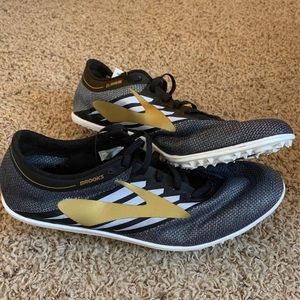 NEW Brooks ELMN8 4 Track Shoes with Spikes